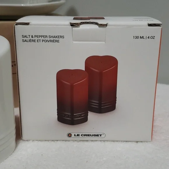Set of 2 White Heart Mugs & Saucers  Plus Matching Salt & Pepper Le Creuset NEW - Picture 6 of 8